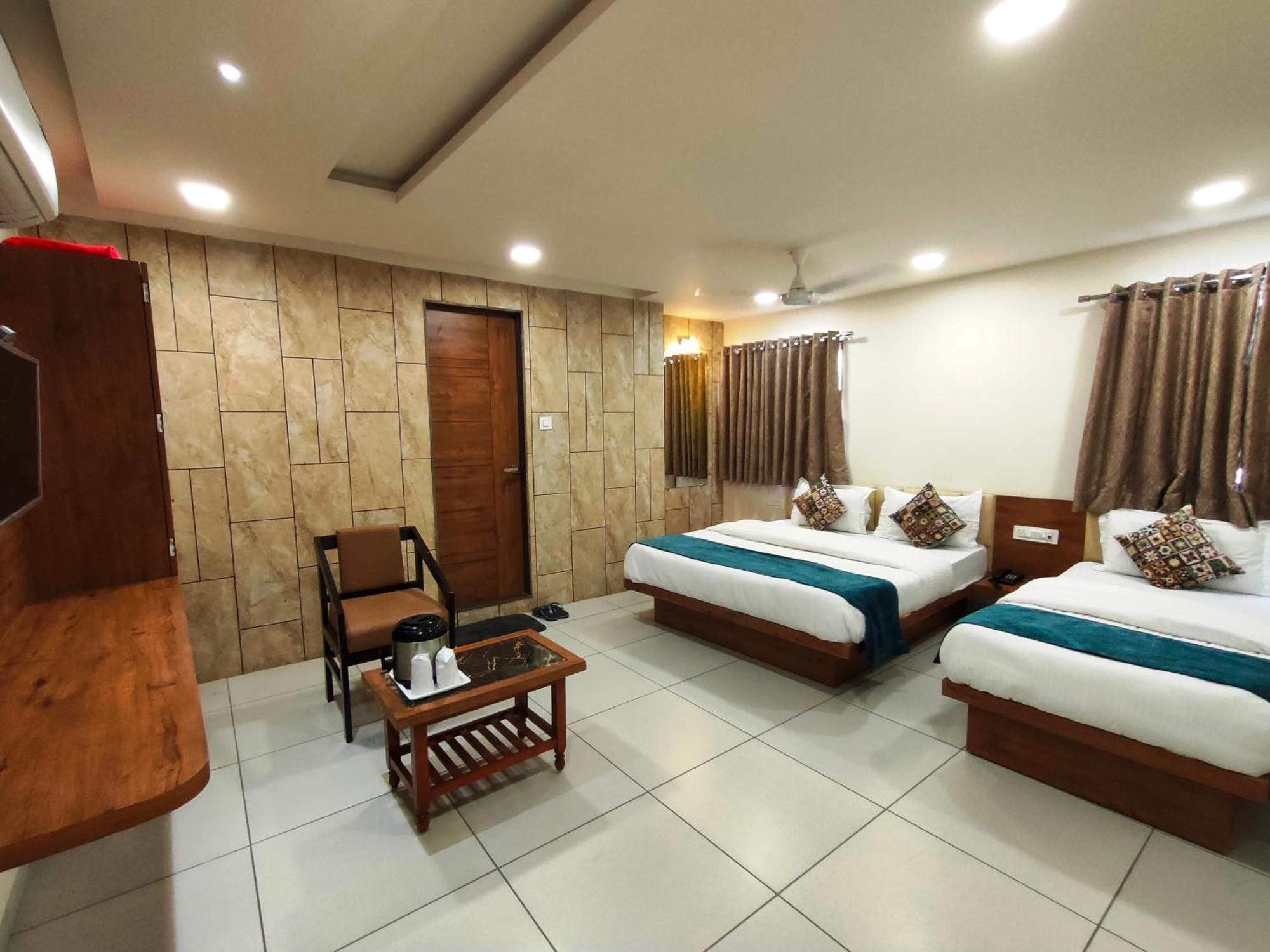 Hotel Kinara Ahmedabad Eksteriør billede