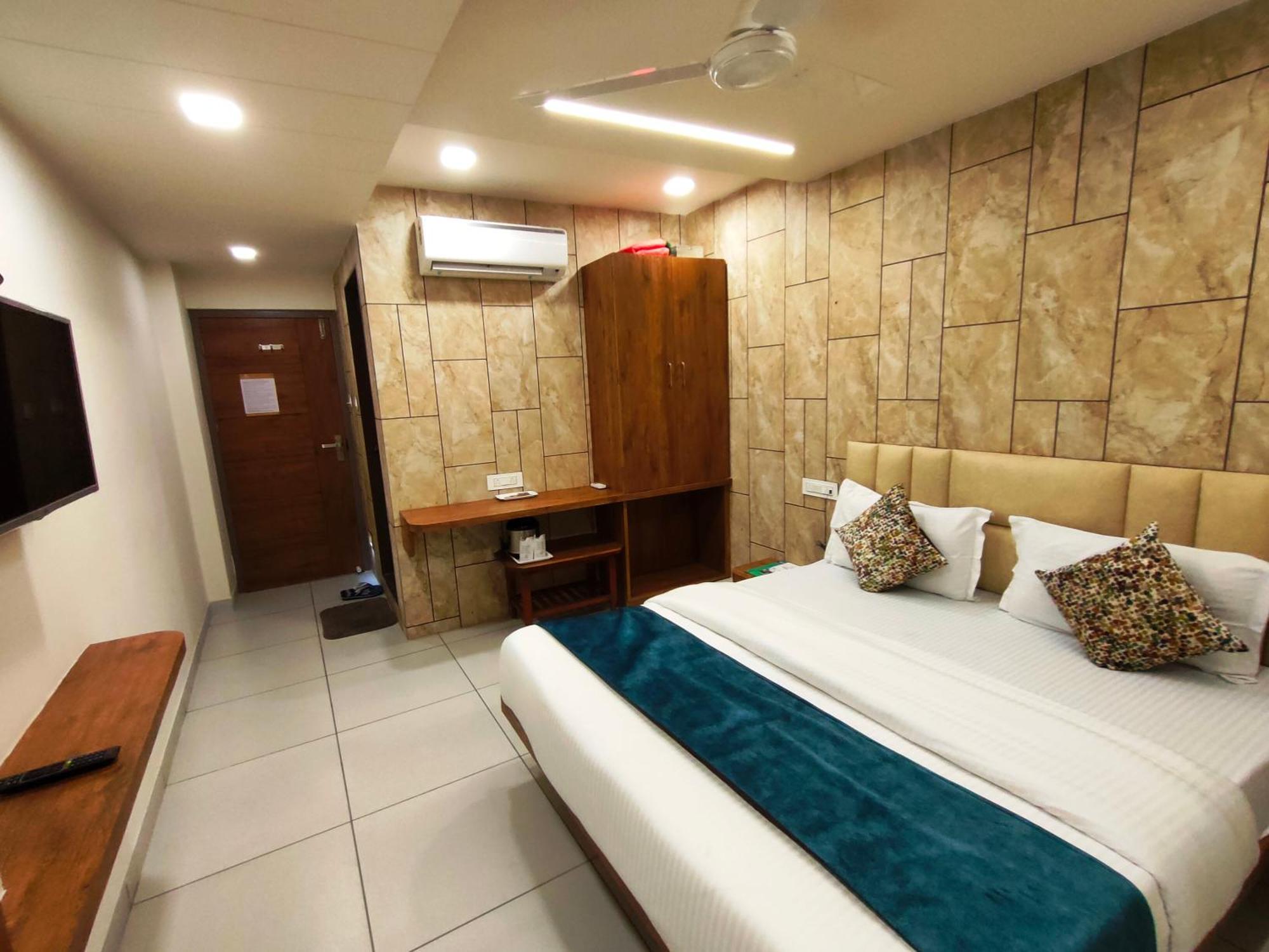 Hotel Kinara Ahmedabad Eksteriør billede