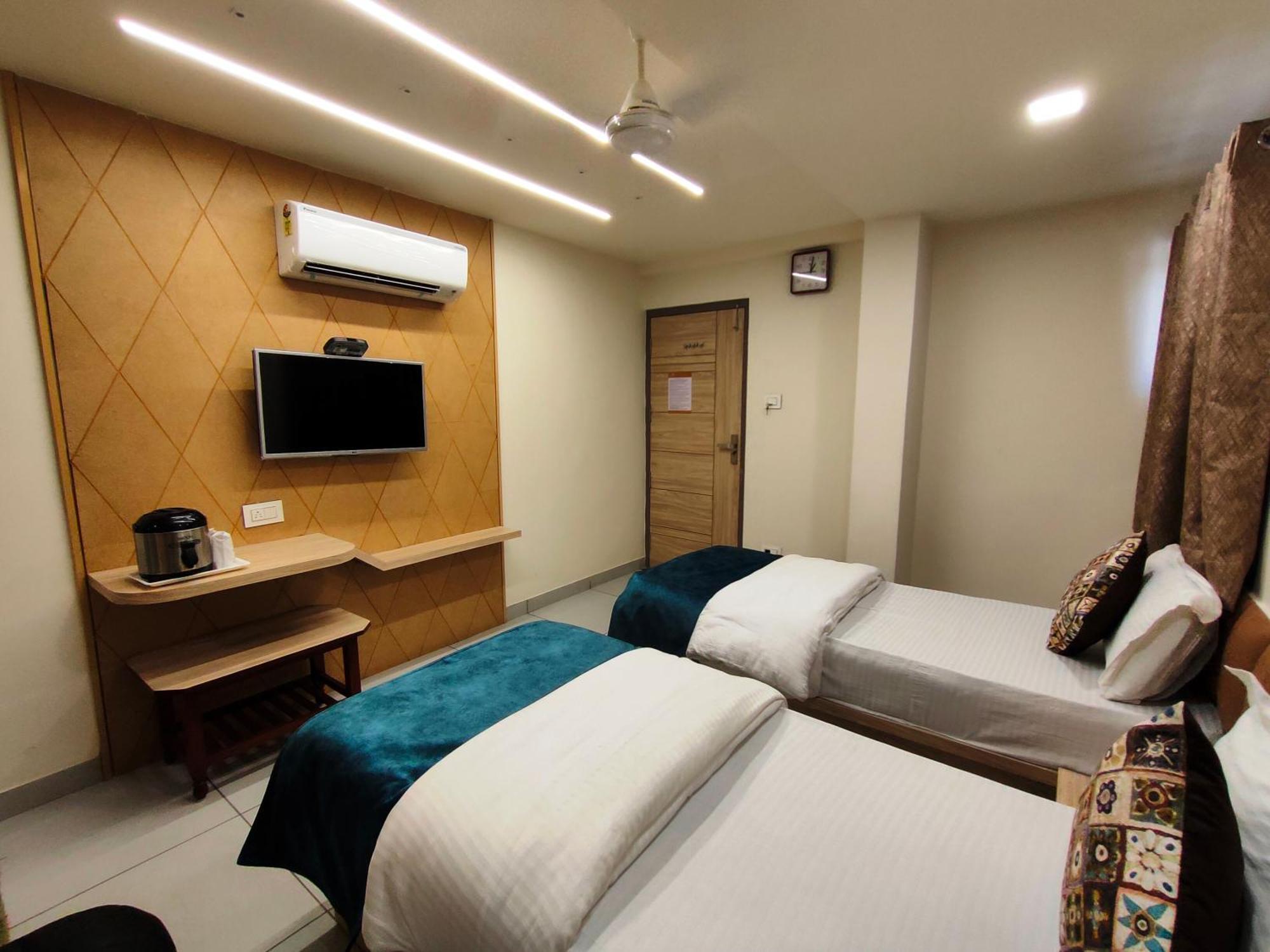 Hotel Kinara Ahmedabad Eksteriør billede