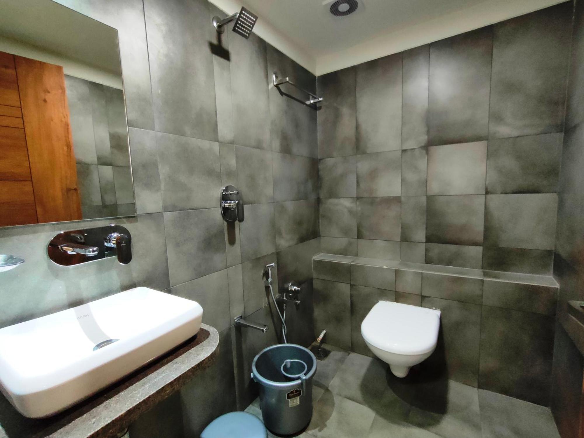 Hotel Kinara Ahmedabad Eksteriør billede
