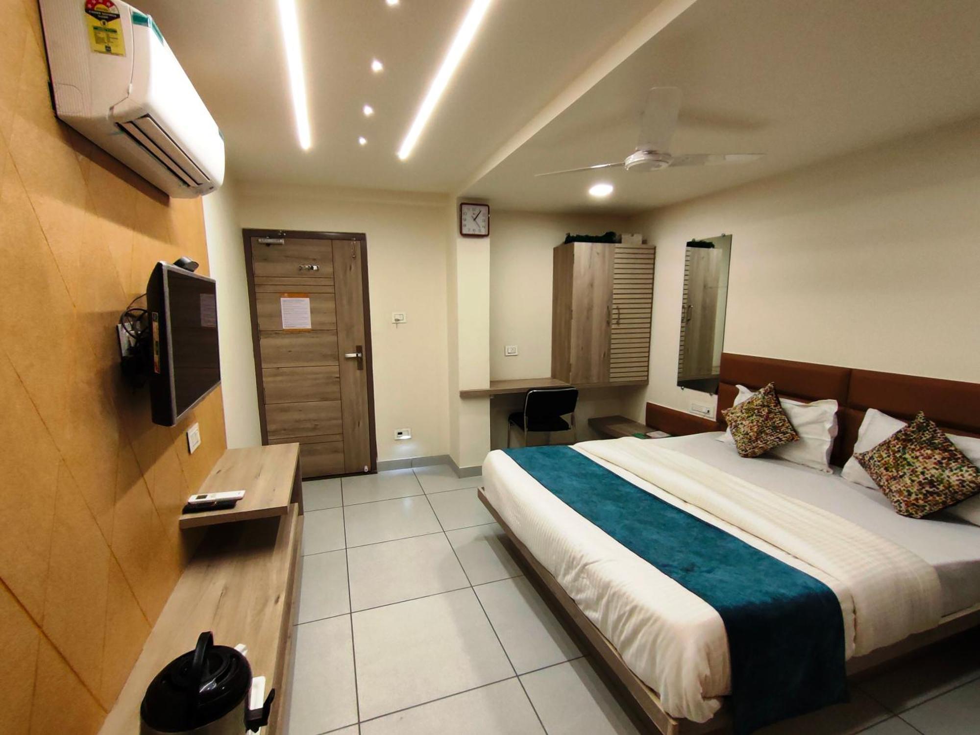 Hotel Kinara Ahmedabad Eksteriør billede