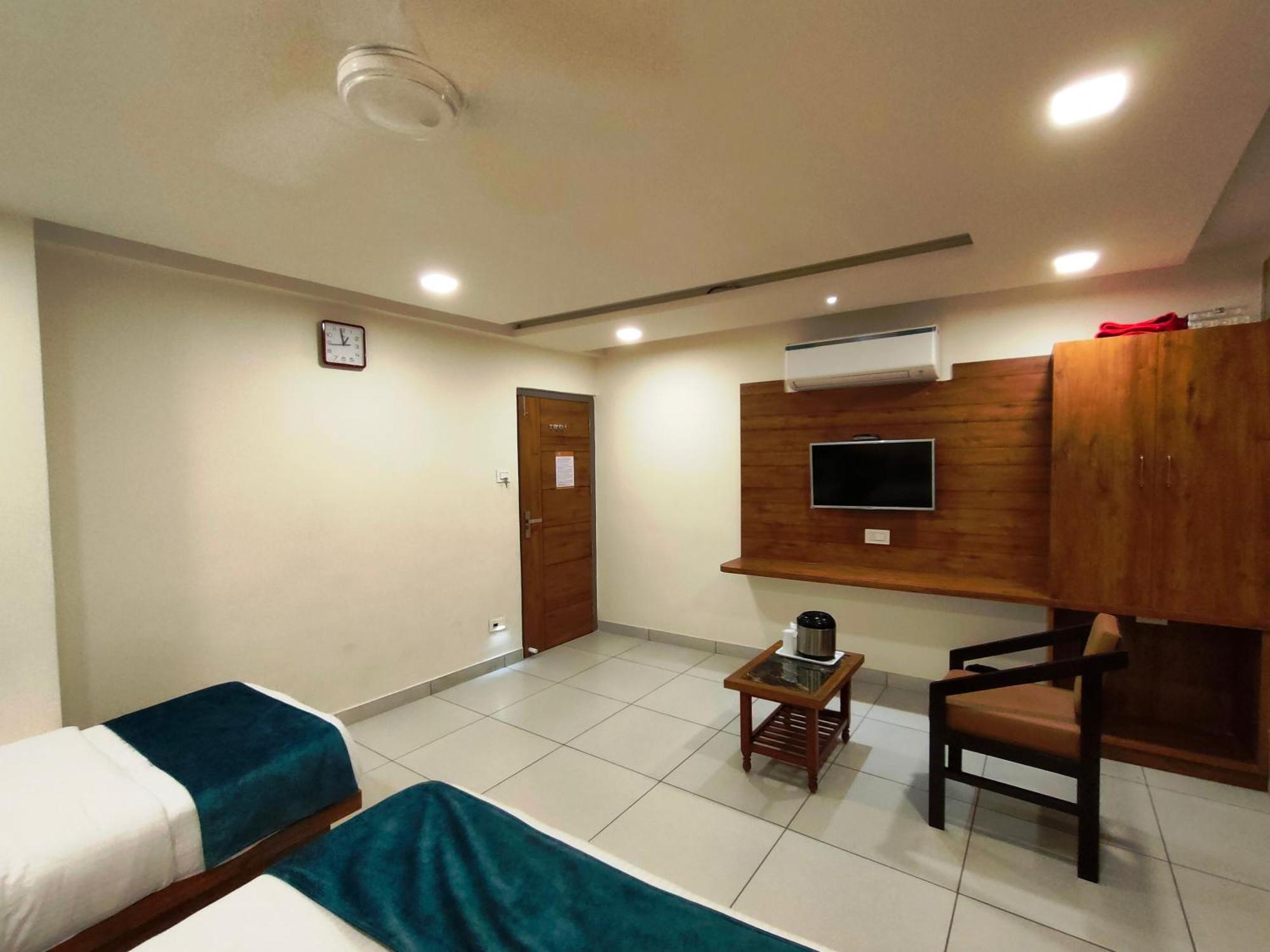 Hotel Kinara Ahmedabad Eksteriør billede